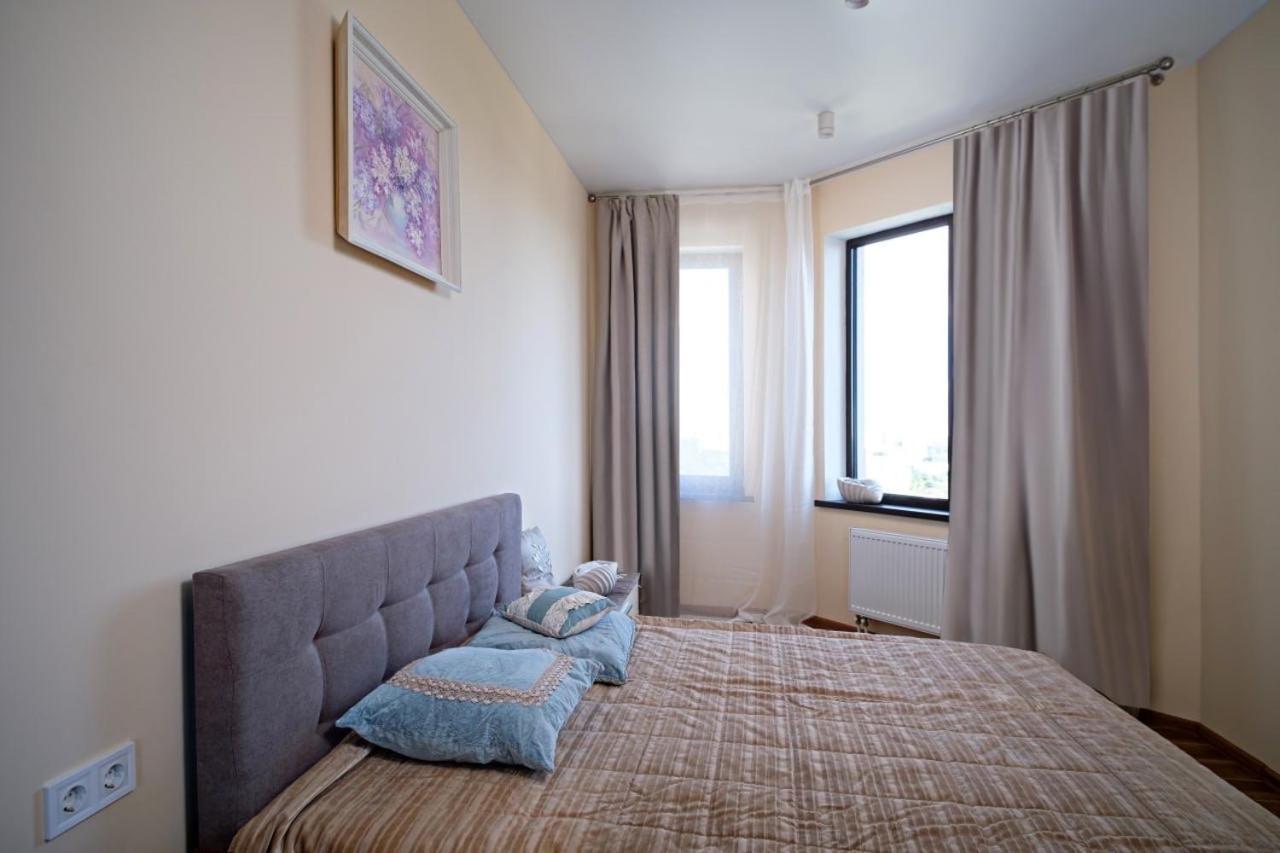 Apartments On Marshala Govorova Odessa Exterior foto